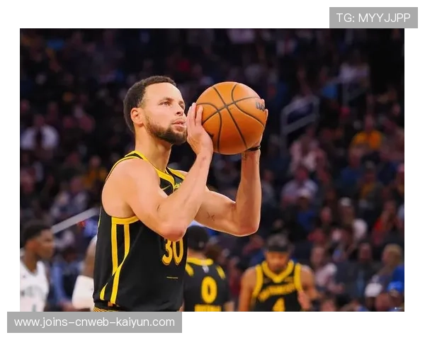 库里连续三记远投炸裂全队，勇士锁定胜利